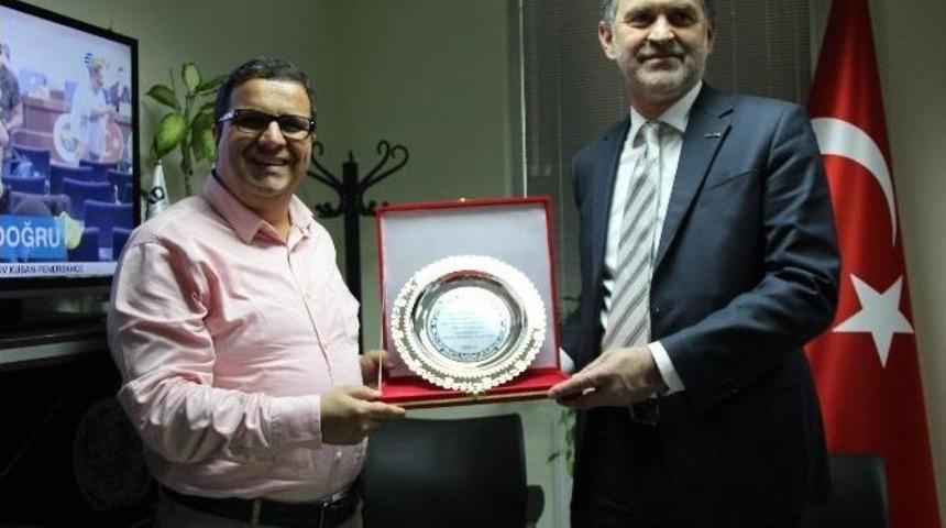 M&uuml;siad&rsquo;dan Vergi Rekortmeni &Uuml;yelerine Plaket