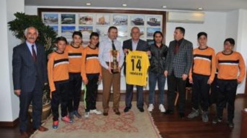 Başkan Tiryaki Yenidoğanspor’u Ağırladı