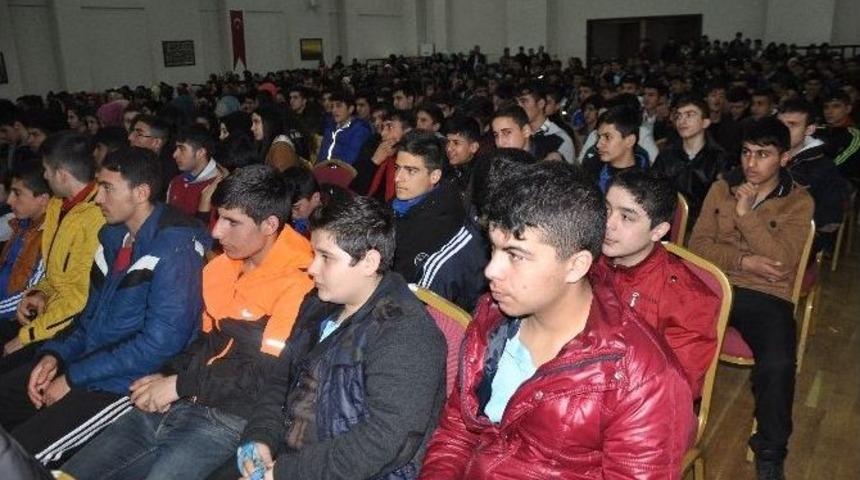 &Ouml;ğrencilere Mehmet Akif Ersoy Anlatıldı