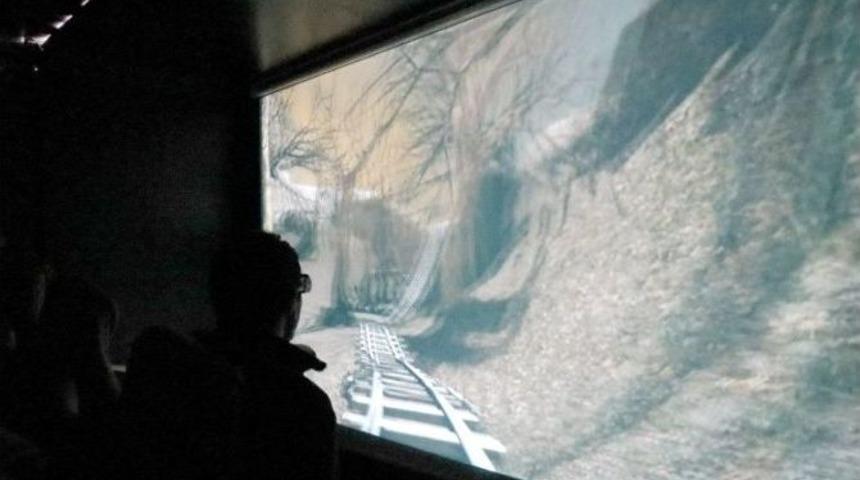 Mudanyalı &Ouml;ğrenciler 12 Boyutlu Sinemanın Keyfi Yaşadı