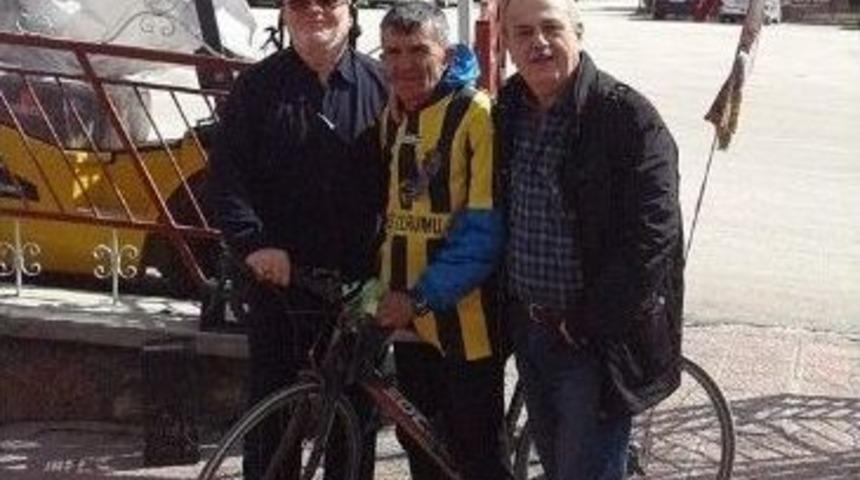 &Ccedil;anakkale Zaferi İ&ccedil;in 10 Yıldır Pedal &Ccedil;eviriyor