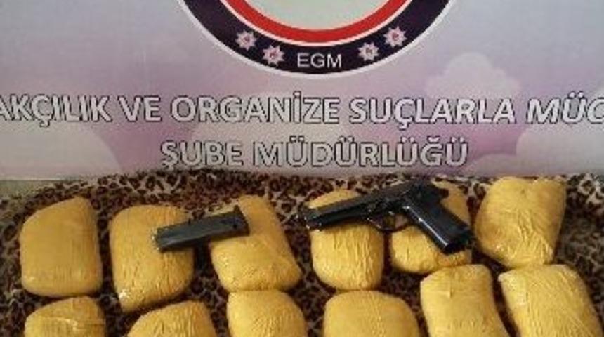 Bor&ccedil;larını Kapatmak İ&ccedil;in Uyuşturucu Taşımacılığı Yaptılar