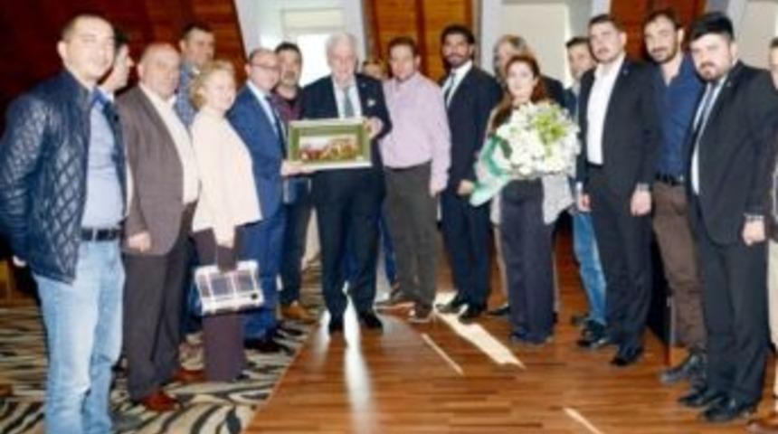 Ak Parti Mudanya İl&ccedil;e Teşkilatından Bursaspor&rsquo;a Ziyaret