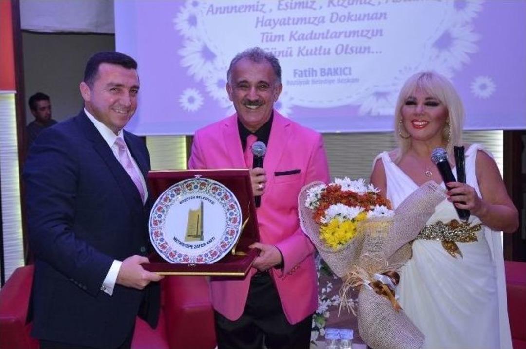 Boz&uuml;y&uuml;k&rsquo;te Safiye Soyman Ve Faik &Ouml;zt&uuml;rk R&uuml;zgarı Esti