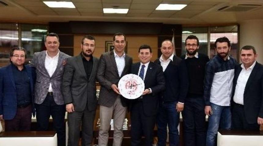 Antalyaspor Derneği&rsquo;nden T&uuml;t&uuml;nc&uuml;&rsquo;ye Ziyaret