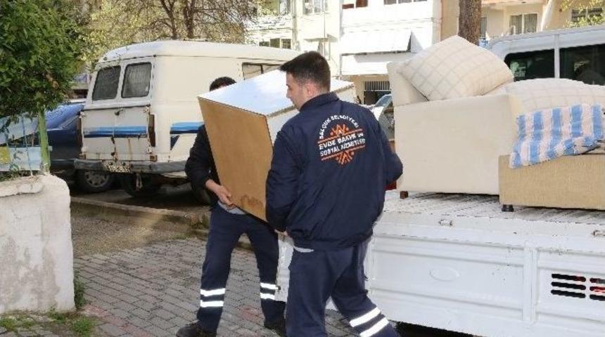 Sel&ccedil;uk&rsquo;ta Sosyal Market İhtiya&ccedil; Sahibi Vatandaşları Bekliyor