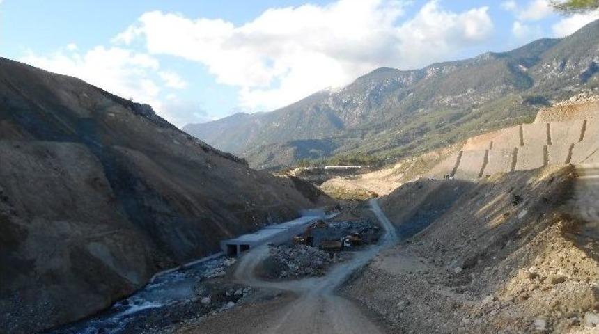 Kapı&ccedil;ay Barajında Taban Kazılarına Başlandı