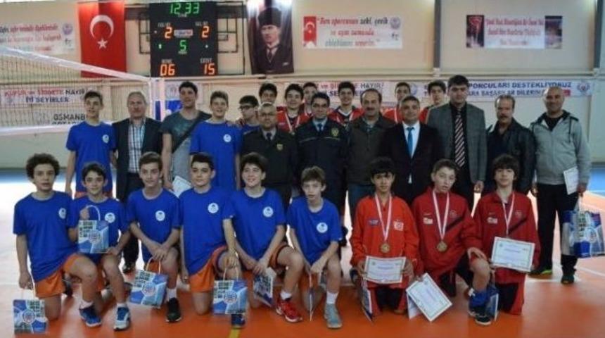 T&uuml;rkiye Yıldız Erkekler Voleybol Turnuvası Yarı Final Ma&ccedil;ları Simav&rsquo;da Yapıldı