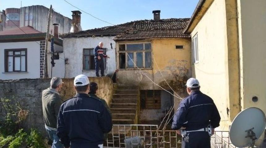 Ş&uuml;pheli Kan İzleri Polisi Alarma Ge&ccedil;irdi