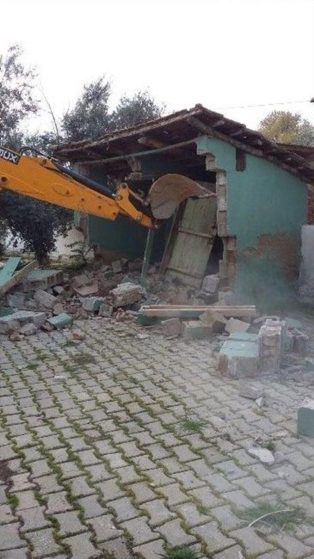 Alaşehir Belediyesinden Camilere Hizmet 1