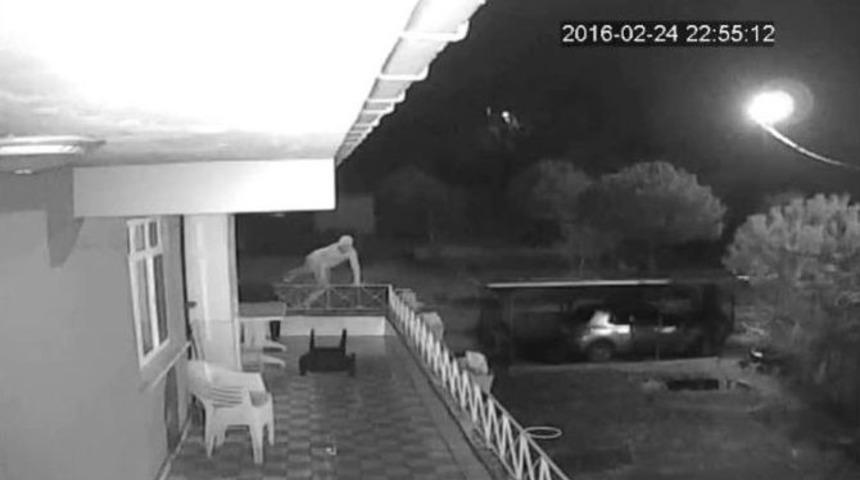 (&ouml;zel Haber) Ev Sahibi Uyanıkken, Eve Giren Hırsızlar Pes Dedirtti