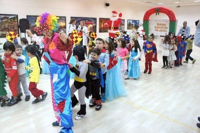 100 Yeni Bilgi Öğrenen Öğrencilerden Partili Kutlama