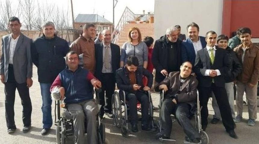 Engelliler Sanat&ccedil;ı Ali G&uuml;nd&uuml;z İle Coştu
