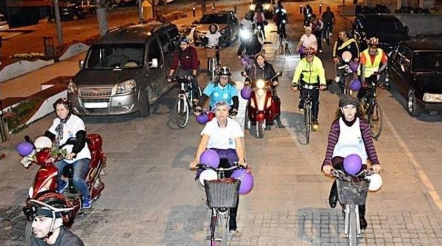 Didim&rsquo;de Bisiklet Seven Kadınlar Şehir Turu Attı