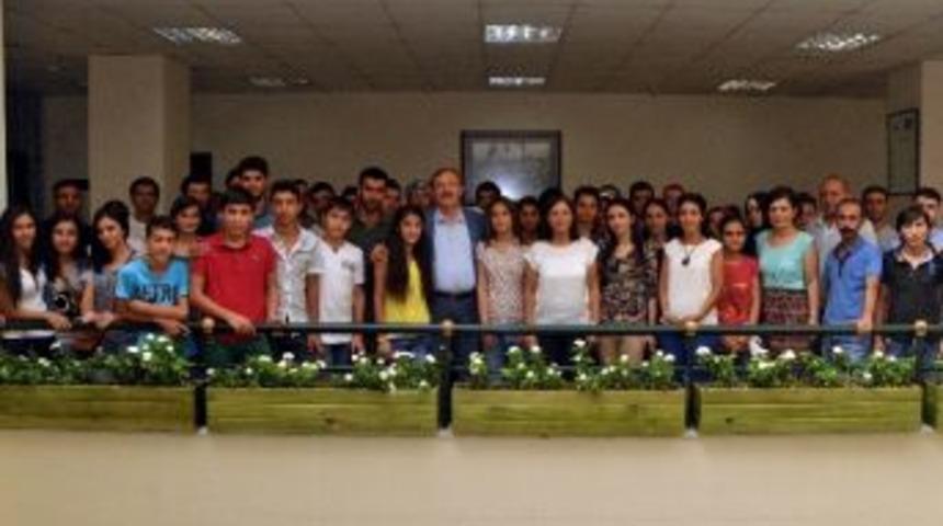 Mutlu Ve T&uuml;rk, Ygs&rsquo;ye Girecek &Ouml;ğrencilere Başarılar Diledi