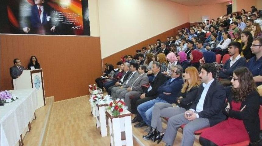 &ldquo;dava Adamı Olarak Mehmet Akif Ersoy&rdquo; Konulu Konferansta Anıldı