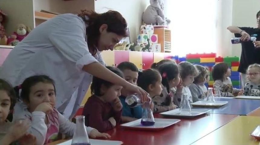Beyoğlu&rsquo;ndaki &Ccedil;ocuklar Bilimle Yetişiyor