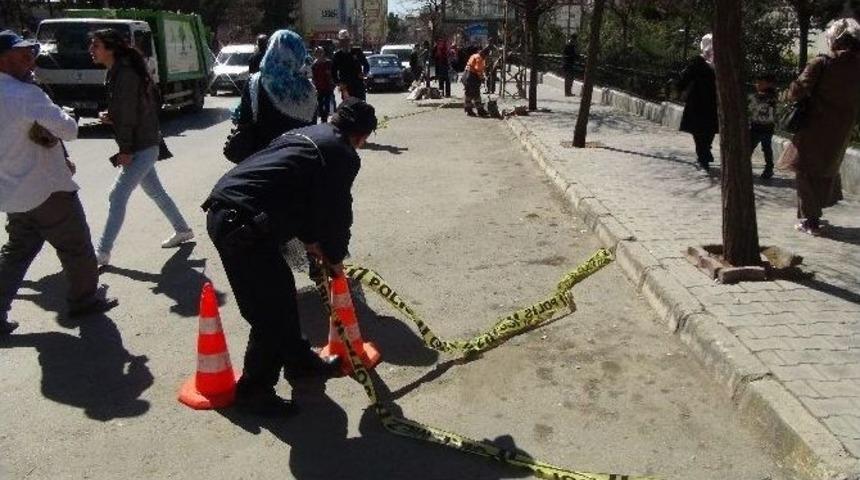 Acil Servis &Ouml;n&uuml;nde Unutulan &Ccedil;anta Bomba Paniğine Neden Oldu