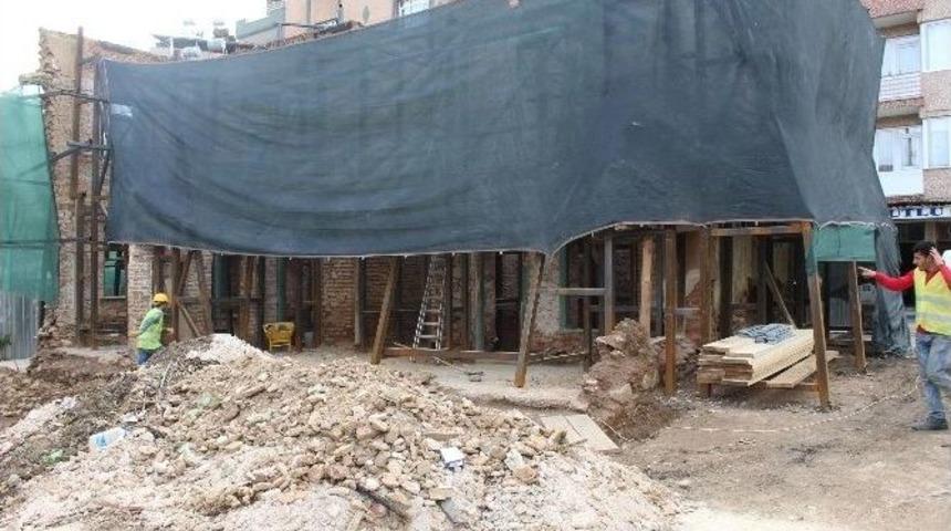 Manisa B&uuml;y&uuml;kşehir Belediyesi Tarihe Işık Tutuyor
