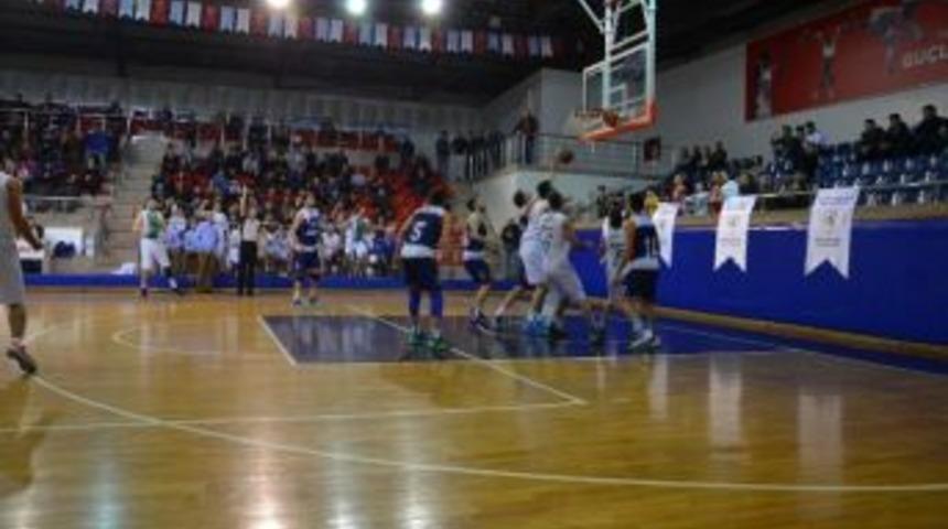 D&uuml;zce Belediyespor Mersin&rsquo;le Oynuyor