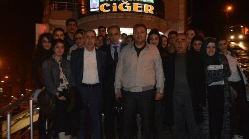 Ygs&rsquo;ye Girecek &Ouml;ğrencilere Moral Yemeği