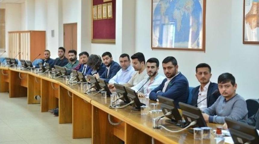 Eua Ekibi, &Ouml;ğrenci Senatosuyla G&ouml;r&uuml;şecek