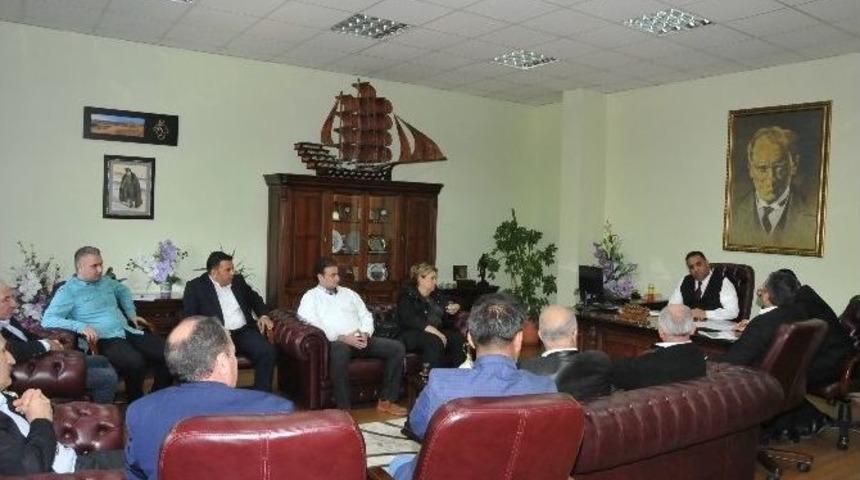 Başkan Can Yeni Mahalle İ&ccedil;in M&uuml;teahhitlerle Toplantı Yaptı