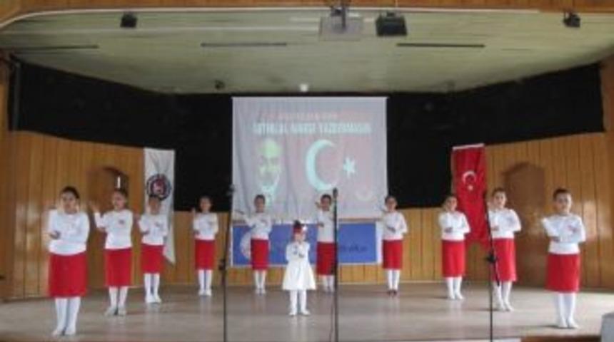 &Ouml;ğrenciler İstiklal Marşı"nı İşaret Diliyle İfade Ettiler