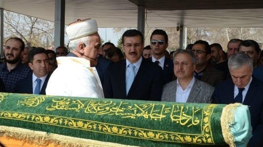 Ak Parti İl Başkan Yardımcısı &Ouml;ner&rsquo;in Baba Acısı