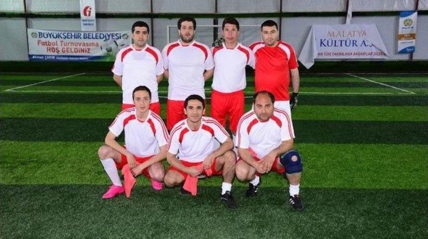 Halı Saha Futbol Turnuvası&rsquo;nda Heyecan Dorukta