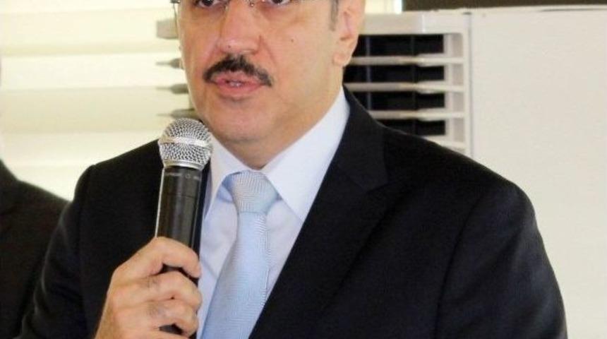 Bakan B&uuml;lent T&uuml;fenkci, Ak Parti&rsquo;li Kadınlarla Bir Araya Geldi