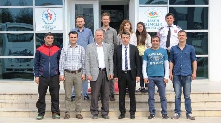 Yıldırım&rsquo;dan Gen&ccedil;lik Merkezine Ziyaret