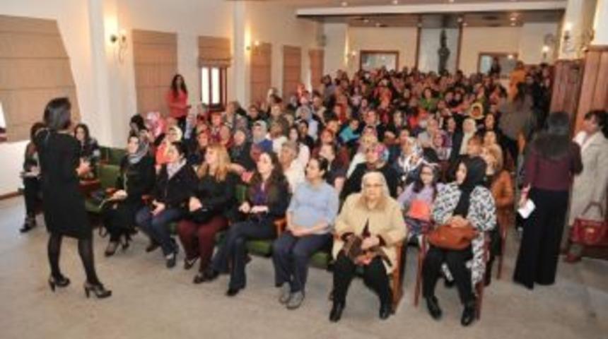 Altındağlı Kadınlar &rsquo;kadın Olmak&rsquo; S&ouml;yleşisinde Bir Araya Geldi