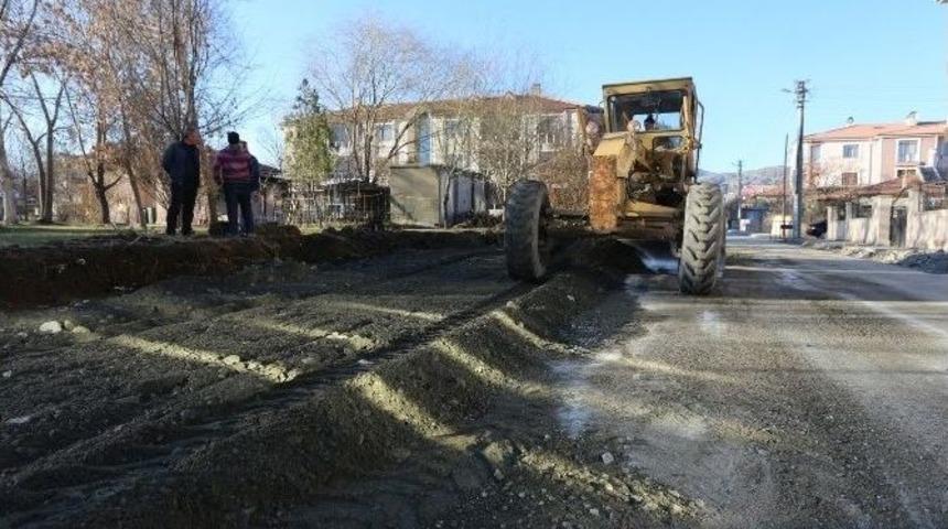 Yeni Mahalle 301 Sokakta Kaldırım &Ccedil;alışmalarına Başlandı