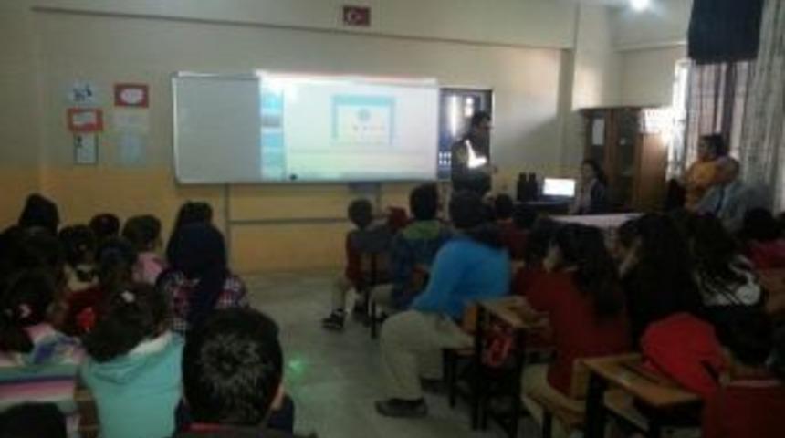 Jandarmadan &Ouml;ğrencilere Ve Servis Şof&ouml;rlerine Trafik Semineri