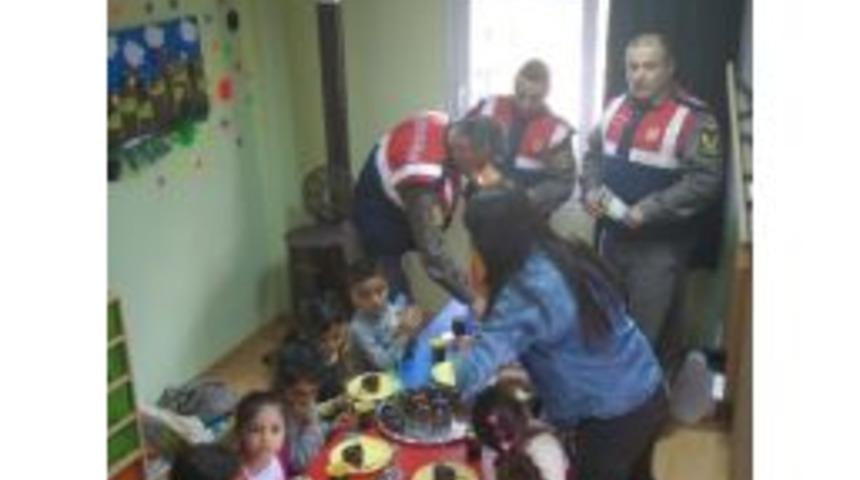 Jandarmadan Miniklere Doğum G&uuml;n&uuml; Partisi