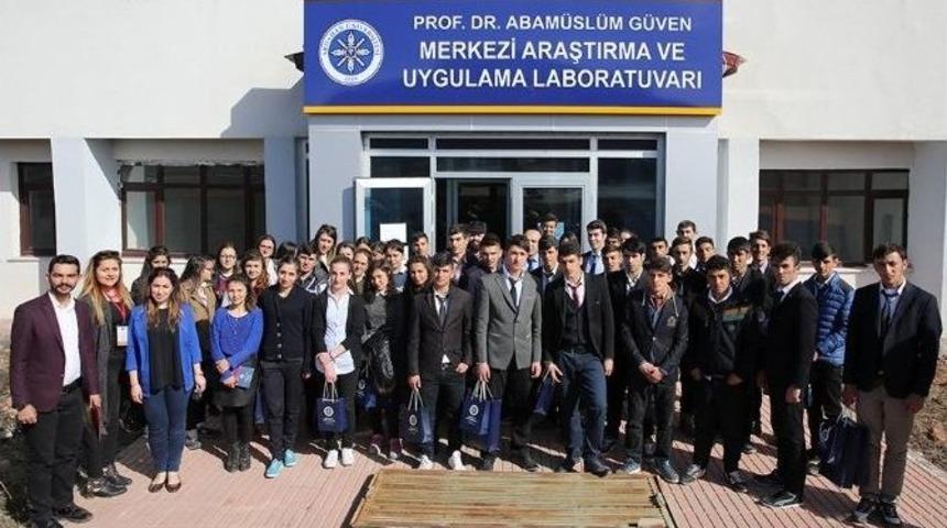 Lise &Ouml;ğrencileri, Ar&uuml;&rsquo;ye Hayran Kaldı