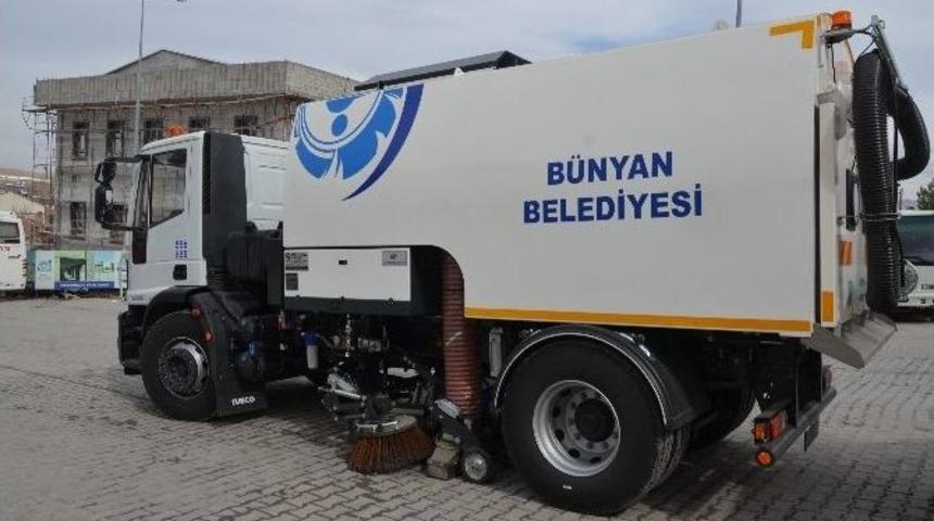 B&uuml;nyan Belediyesi Ara&ccedil; Filosu Her Ge&ccedil;en G&uuml;n Modern Ara&ccedil;larla Daha Da G&uuml;&ccedil;leniyor