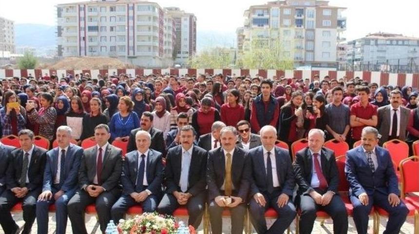 Bakan T&uuml;fenkci, K&uuml;t&uuml;phane A&ccedil;ılışına Katıldı