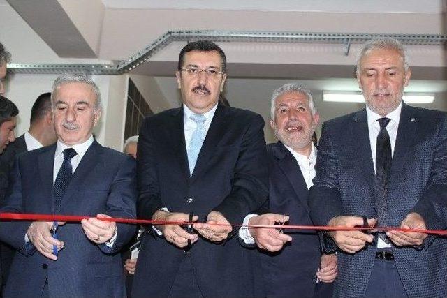 Bakan T&uuml;fenkci, K&uuml;t&uuml;phane A&ccedil;ılışına Katıldı 1