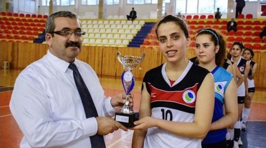 &Uuml;nilig&rsquo;de Giresun Ve Kastamonu Finalde