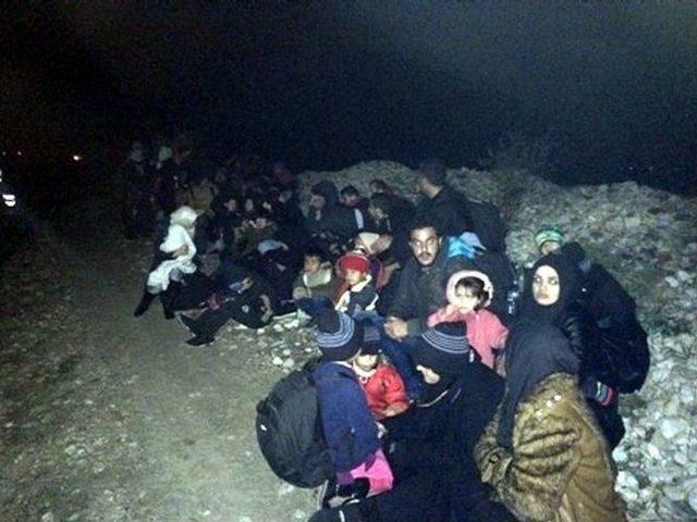 Kuşadası’nda 28 Kaçak Göçmen Yakalandı 1