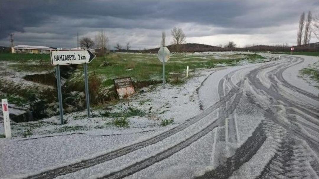 Edirne&rsquo;de Yağan Dolu Tarım Arazilerine Zarar Verdi