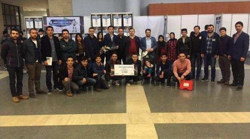 Kb&uuml;,sumo Robotta Başarısını S&uuml;rd&uuml;rd&uuml;