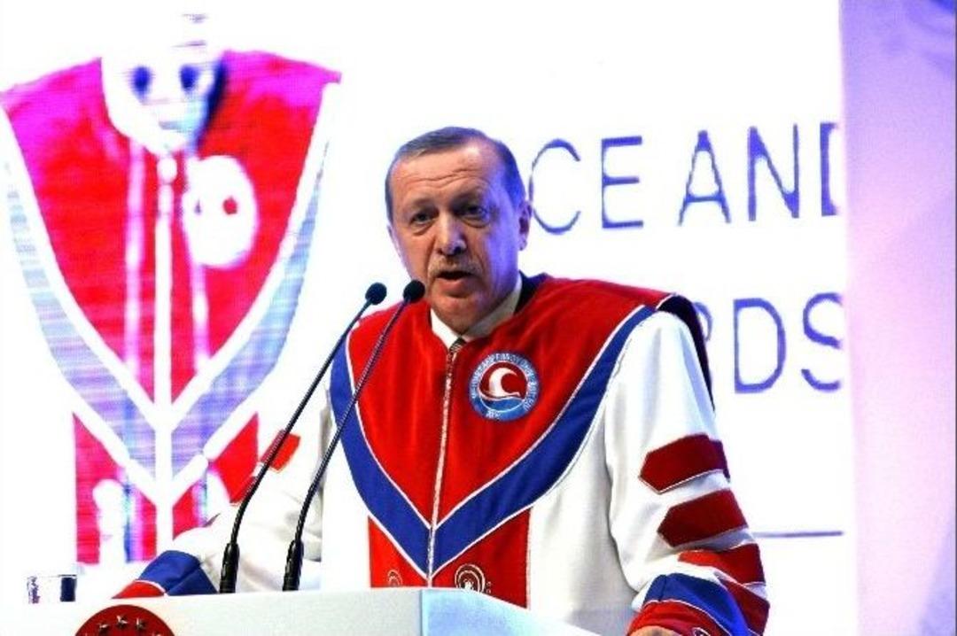 Cumhurbaşkanı Erdoğan&rsquo;a Mak&uuml;&rsquo;den Fahri Doktora Payesi
