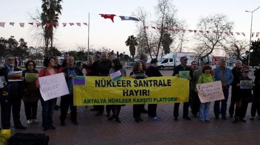 Antalya&rsquo;da &Ccedil;evrecilerden N&uuml;kleer Karşıtı Eylem