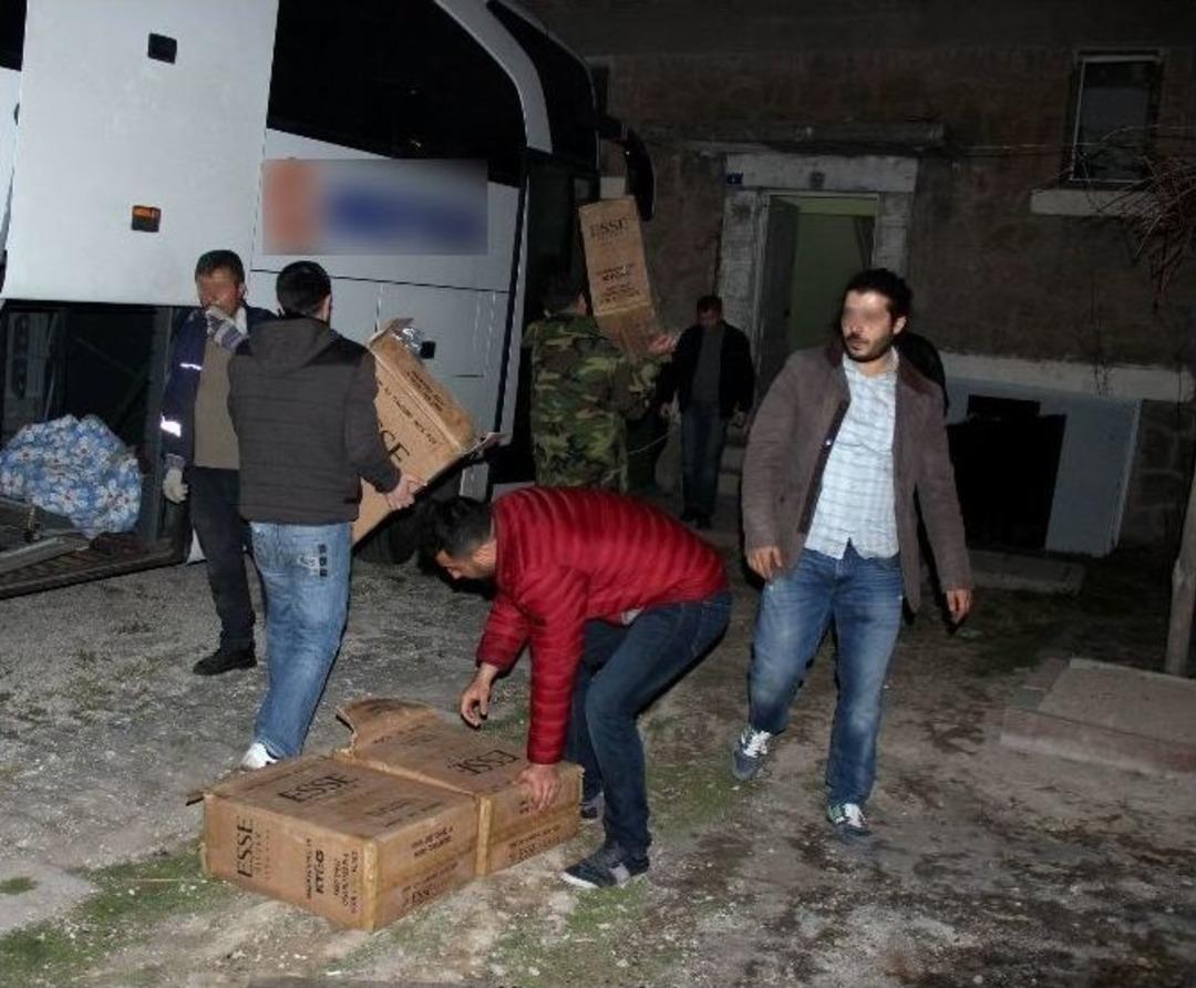 Sahte Logolu Otob&uuml;ste 500 Bin Değerinde Ka&ccedil;ak Sigara Yakalandı