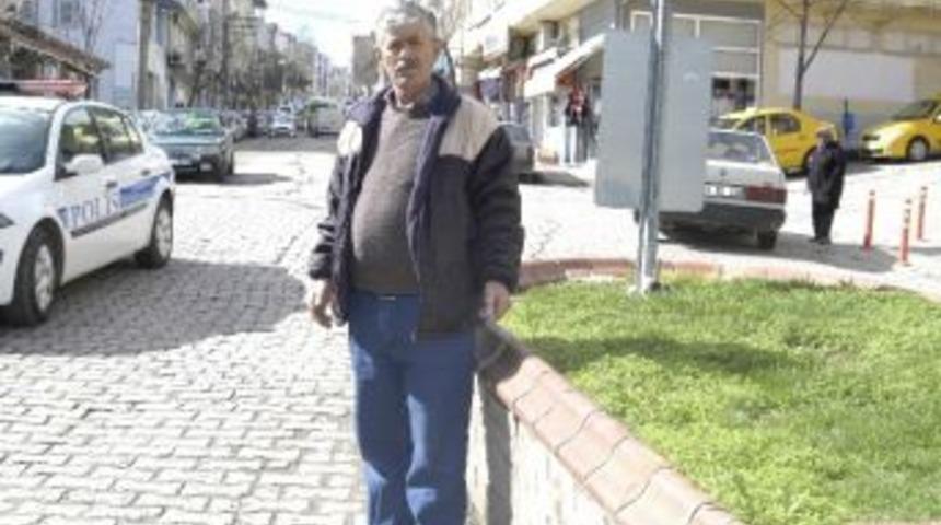 Maaşını Alamadı Patronuna &Ccedil;attı