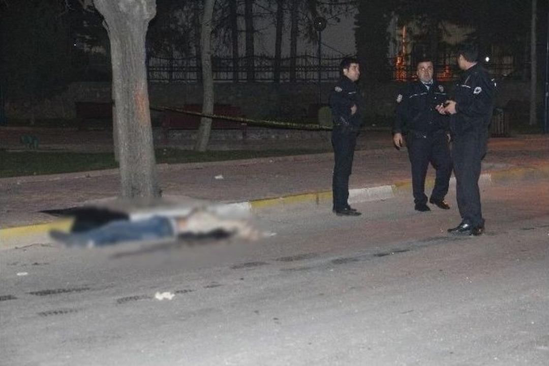 Aşırı Hız Can Aldı: 1 &Ouml;l&uuml; 3 Yaralı