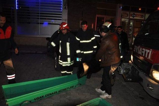 Uşak&rsquo;ta Ev Yangını, 1 Ş&uuml;pheli &Ouml;l&uuml;m 1